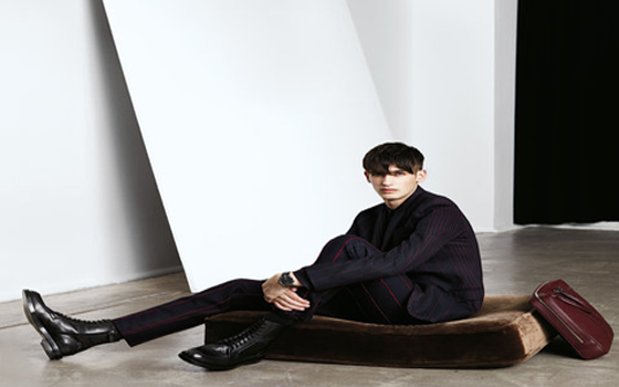 مصر اليوم - أزياء وإكسسوارات أنيقة بأسعار متنوعة تُناسب خريف 2013