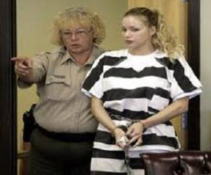   مصر اليوم - معلّمة أميركية ترسل إلى تلاميذها عن طريق الخطأ صورها عارية