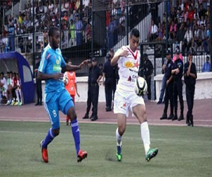   مصر اليوم - بلوزداد يزيد متاعب اتّحاد الحراش ويصعد للمركز السادس