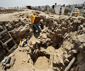   مصر اليوم - العثور على مومياءين سليمتين تعودان إلى ألف عام في البيرو