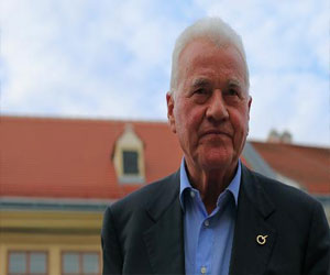   مصر اليوم - ملكة لجمال العالم سابقًا ستحل محل ملياردير في برلمان النمسا