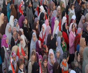   مصر اليوم - نساء الإخوان ينظمنّ وقفة إحتجاجية في سوهاج