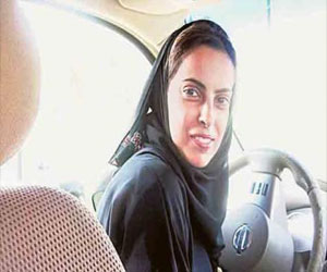   مصر اليوم - ناشطة سعودية تتراجع عن خطتها لخروج النساء في مسيرة احتجاجية بالسيارات