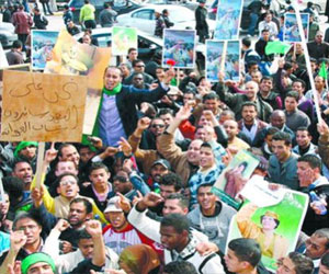   مصر اليوم - مظاهرات في بنغازي تطالب بأقالة الحكومة والبرلمان