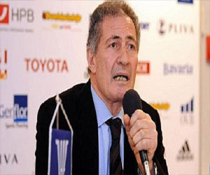 مصر اليوم - حسن مصطفى يحتفظ برئاسة الاتّحاد الدولي لكرة اليد