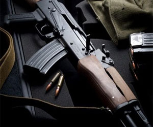   مصر اليوم - ضبط عامل بحوزته بندقيه آلية وطلقات في سوهاج