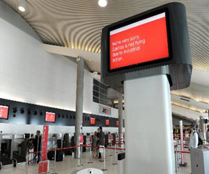   مصر اليوم - زوجان أستراليان يقعان في فخ تهريب المخدرات بعد ربح سفرة إلى كندا