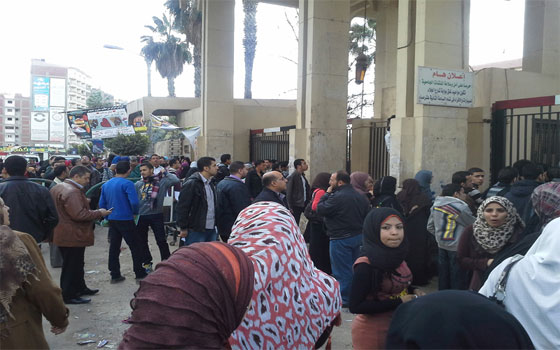   مصر اليوم - مقتل ثلاثة أفراد من الشرطة في كمين أمني أمام جامعة المنصورة من قبل مجهولين