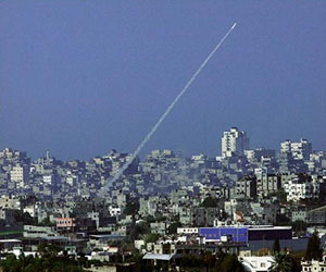   مصر اليوم - غارة إسرائيلية على غزة وحملة إعتقالات فى صفوف حماس