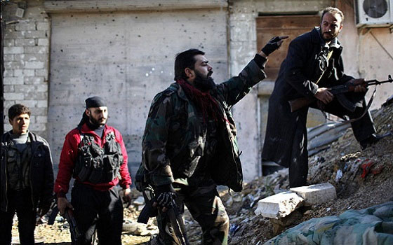   مصر اليوم - لجان التَّنسيق المحلية تُوثِّق61 قتيلًا والحر يشتبك مع النِّظام في حلب وريف دمشق