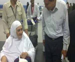   مصر اليوم - وصول آخر رحلات حجاج القرعة في محافظتي الإسكندرية ومطروح إلى مطار برج العرب