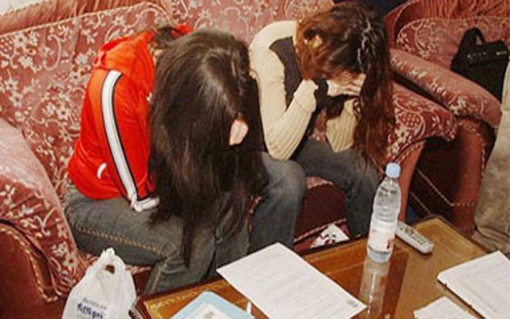   مصر اليوم - نيابةُ النُزهة تُخلي سبيلِ فتاتي ليّل وأفريقيين بكفالة 500 جنيّه على ذمة القضيّة