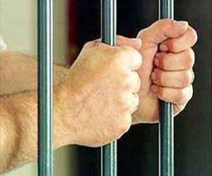   مصر اليوم - حبس 3 من أنصار مرسي 15 يوما في فرشوط بتهمة التحريض