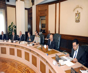   مصر اليوم - الببلاوي يناقش تعديلات قانون التظاهر في اجتماع مجلس الوزراء