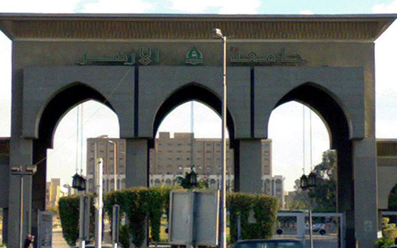 مصر اليوم - طلاب الإخوان يقتحمون المبنى الإداري للجامعة ويطلقون الخرطوش وضبط 6 معتدين