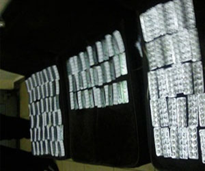   مصر اليوم - حملة أمنيّة في قنا تضبط أسلحة وألاف من الأقراص المُخدِّرة