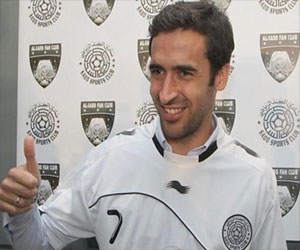   مصر اليوم - راؤول غونزاليس يُشارك 500 طالب قطري في اليوم العالمي للمشي