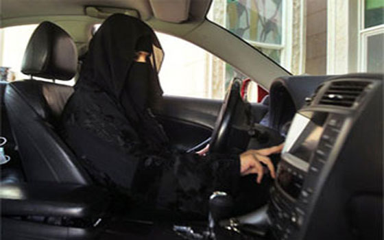   مصر اليوم - المرأة السعوديَّة تتحدّى القراصنة وعلماء الدين من أجل منحها حقَّ قيادة السيَّارة