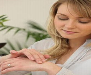 مصر اليوم - حافظي على جمال يديك في الشتاء