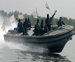   مصر اليوم - أميركا تتفاوض مع قراصنة نيجيريين لإطلاق سراح بحارين أميركيين