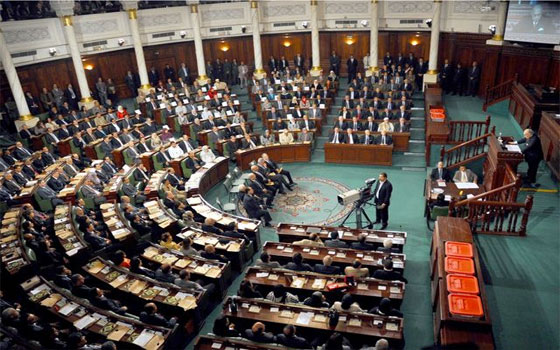   مصر اليوم - التأسيسيّ التونسيّ يختار أعضاء هيئة الانتخابات ويرفع قيود الترشُّح للرئاسة