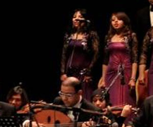   مصر اليوم - توزيع أسطوانات أحتفالية الأوبرا في الغردقة لدعم وتنشيط السياحة