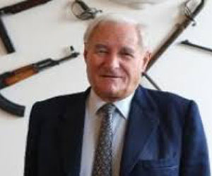   مصر اليوم - وفاة الكاتب الفرنسي صاحب روايات التجسس جيرار دو فيلييه