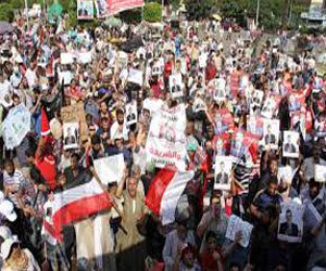   مصر اليوم - مسيرة لمؤيدي مرسي في الفيوم وقوات الأمن تُكثِّف تواجدها