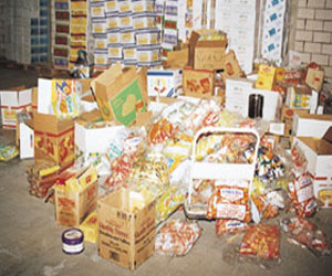   مصر اليوم - تموين الفيوم يضبط مواد غذائية فاسدة