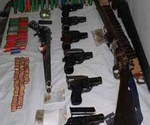   مصر اليوم - أمن سوهاج يضبط أسلحة محليّة الصنع