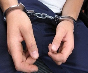   مصر اليوم - ضبط مُوَظَّف وعاطل بأسلحة ومُخدّرات في قنا