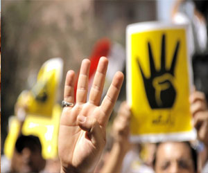   مصر اليوم - أنصار مُرسِي يقتحمُون مَبْنَى كَمِّلْ جميلك في الهرم