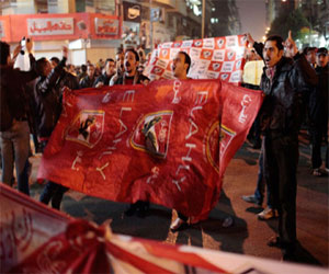   مصر اليوم - ألتراس أهلاوي سوهاج يُنظِّم وقفة احتجاجية للمطالبة بالإفراج عن معتقليهم