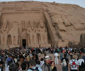   مصر اليوم - الأقصر تجهز لاحتفال تعامد الشَّمس على الكرنك