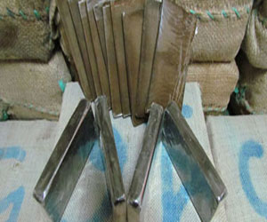   مصر اليوم - ضَبْطُ 17 قِطْعَة حَشِيشٍ بِحوْزَةِ عَاطِلٍ فِي الغَردَقَة