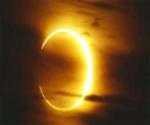   مصر اليوم - الكويت تشهد كسوفًا للشمس حلقيًا و كليًا الأحد