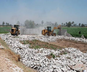   مصر اليوم - إزالة 29 حالة تعد على الأراضي الزراعية ومنافع نهر النيل والري والصرف