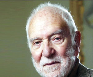   مصر اليوم - رحيل النحات البريطانى انطوني  كارو عن عمر يناهز 89 عامًا