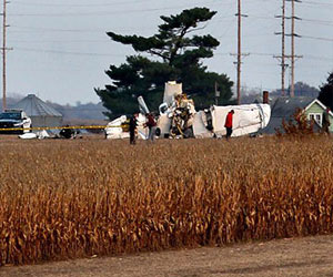 مصر اليوم - مقتل وإصابة أربعة إثر تحطم طائرة صغيرة بولاية أميركية