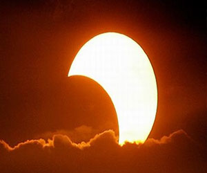   مصر اليوم - كسوف جزئي للشمس في الجزائر الأحد