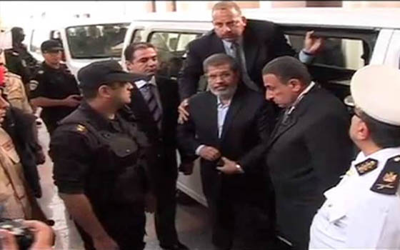   مصر اليوم - قانونيون لـ مصر اليوم : محاكمة مرسي قانونية وفقا للإعلان الدستوري