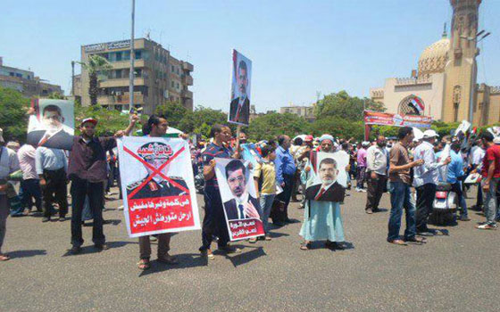   مصر اليوم - أنصار مرسي يُعلنون نيّتهم الاعتصام أمام مقر المحكمة الدستورية وأكاديمية الشرطة