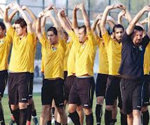   مصر اليوم - السفير الأردني لدي قطر يشيد باداء نشامي المنتخب الوطني