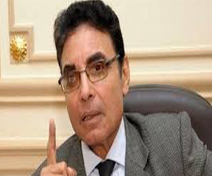   مصر اليوم - عميد حقوق القاهرة يؤكد أن تلويح مرسي بعلامة رابعة اعتراف بسقوطه