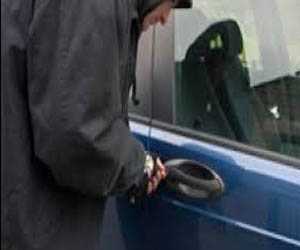   مصر اليوم - حبس عاطلين تخصصا في سرقة السيارات بالإكراه