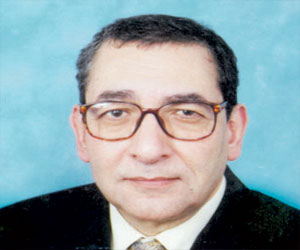   مصر اليوم - ناقد مصري يظفر بجائزة تكريم الانجازات في مهرجان دبي السينمائي