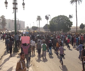   مصر اليوم - اشتباكات بين طلاب الأزهر وقوات الأمن في أسيوط