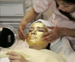   مصر اليوم - المرأة الخليجية تفضل استعمال ماسك بالذهب