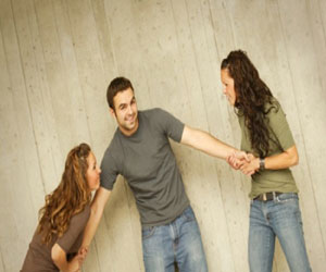   مصر اليوم - زواج الرجل ثانية تعدد الأسباب والاتهامات