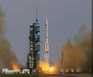   مصر اليوم - الهند تطلق بنجاح مركبة فضاء إلى كوكب المريخ